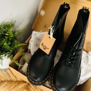 Brand New Dr. Martens 1460 Women’s Leather Boots with Box